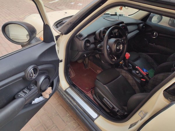 Mini Cooper 2016, 66700 км, за 13315 USD - фото 17