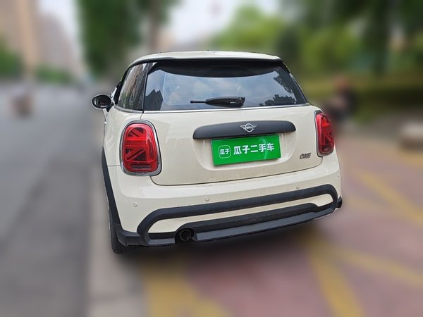 MINI MINI 2022, 30000 км, за 9999999 USD