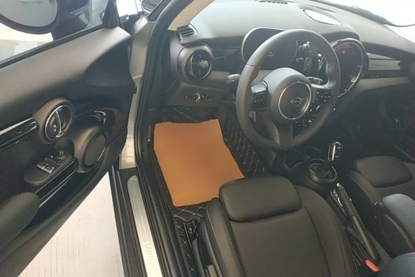 MINI MINI 2023, 19400 км, за 23869 USD