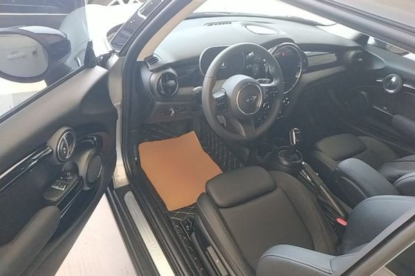 MINI MINI 2023, 19400 км, за 23869 USD