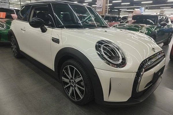 MINI MINI 2023, 16100 км, за 26355 USD
