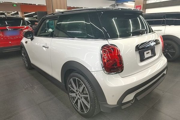 MINI MINI 2023, 16100 км, за 26355 USD