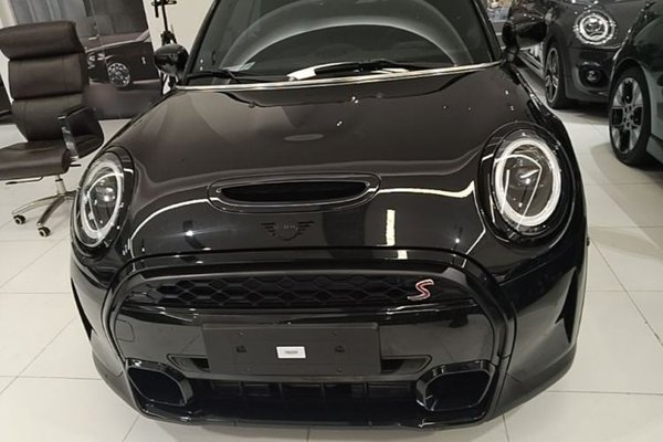 MINI MINI 2023, за 41581 USD