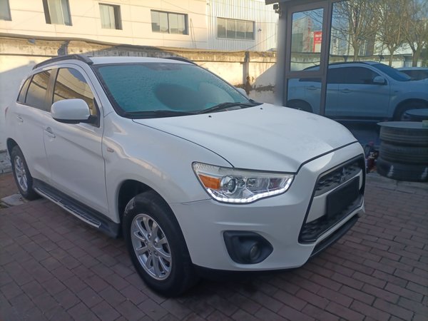 Mitsubishi ASX 2013 2.0L CVT Two-Wheel Drive Elite Edition, 2013 года