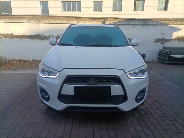 Mitsubishi ASX 2013 2.0L CVT Two-Wheel Drive Elite Edition, 2013 года
