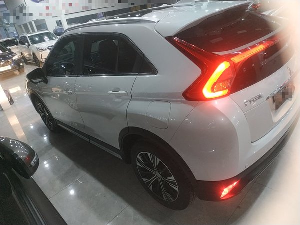 Mitsubishi Eclipse Cross 2021, 25000 км, за 13724 USD