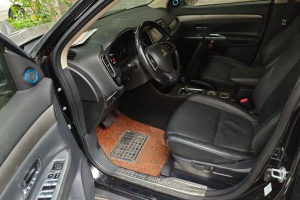 Mitsubishi Outlander 2014, 67400 км, за 7232 USD - фото 13