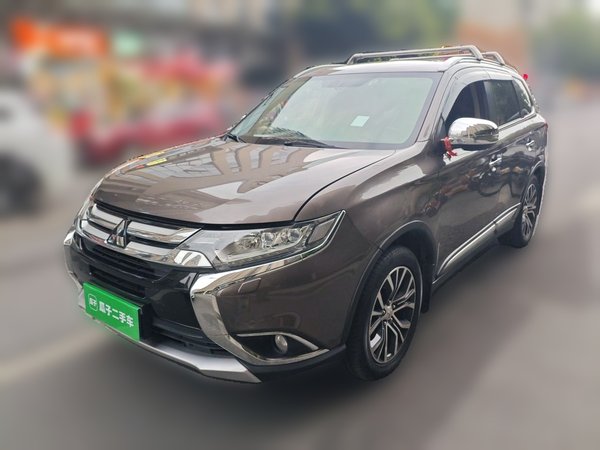 Mitsubishi Outlander · 2016 год