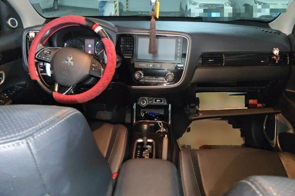 Mitsubishi Outlander 2016, 90600 км, за 8131 USD - фото 9
