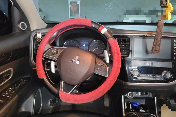 Mitsubishi Outlander 2016, 90600 км, за 8131 USD - фото 10