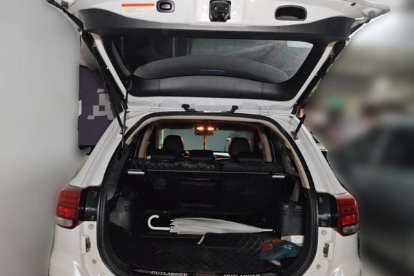 Mitsubishi Outlander 2016, 90600 км, за 8131 USD - фото 19