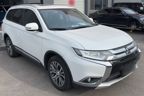 Mitsubishi Outlander 2018, 52800 км, за 10170 USD