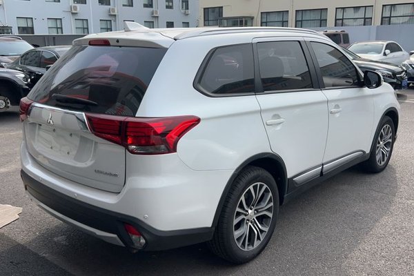 Mitsubishi Outlander 2018, 52800 км, за 10170 USD - фото 6