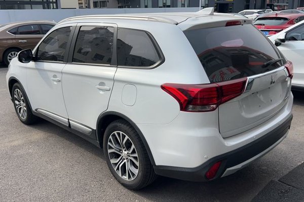 Mitsubishi Outlander 2018, 52800 км, за 10170 USD - фото 7