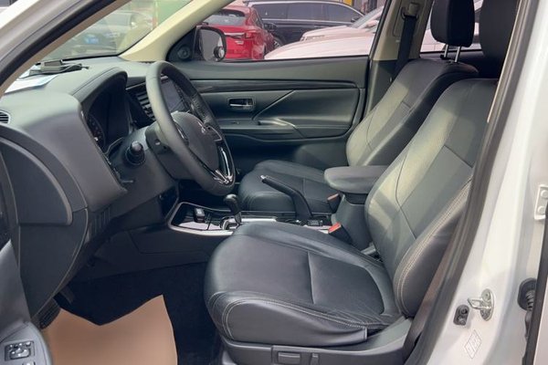 Mitsubishi Outlander 2018, 52800 км, за 10170 USD - фото 9