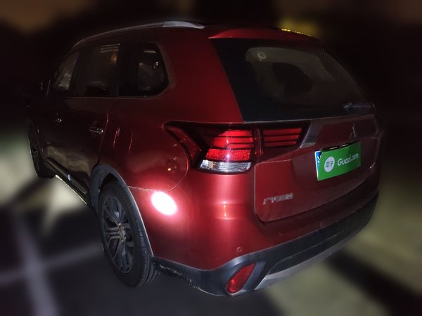 Mitsubishi Outlander · 2018 год