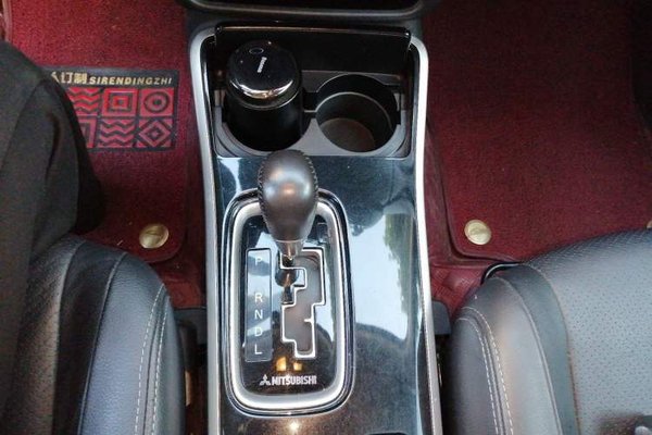 Mitsubishi Outlander 2018, 72600 км, за 7753 USD