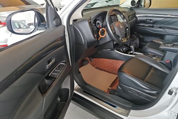 Mitsubishi Outlander 2019, 163100 км, за 8974 USD - фото 18