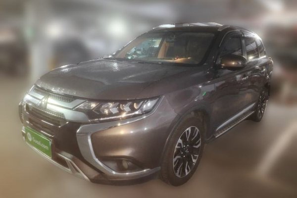 Mitsubishi Outlander · 2019 год