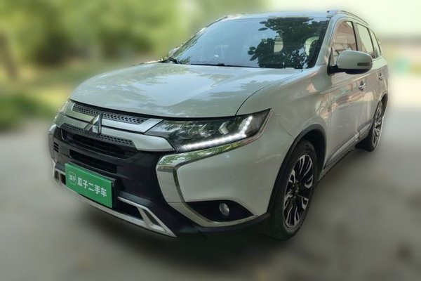 Mitsubishi Outlander · 2019 год