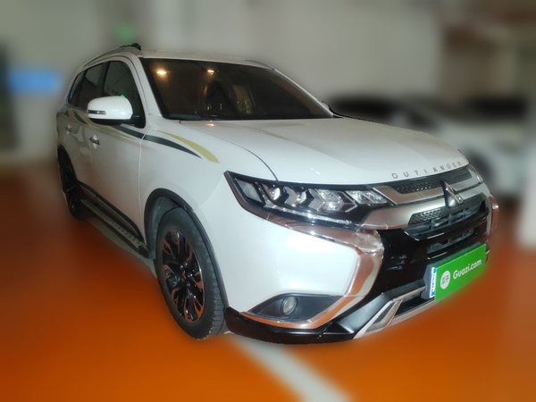 Mitsubishi Outlander 2019, 200000 км, за 12161 USD