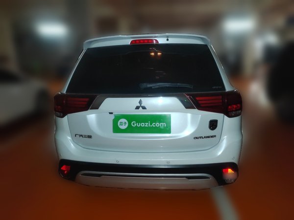 Mitsubishi Outlander 2019, 200000 км, за 12161 USD