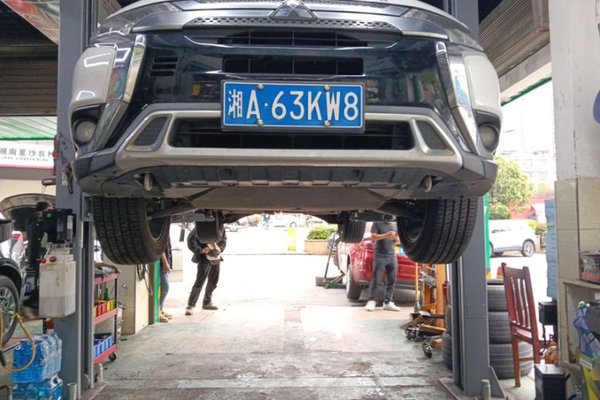 Mitsubishi Outlander 2019, 60100 км, за 10857 USD