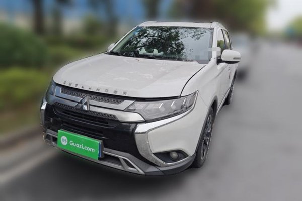 Mitsubishi Outlander · 2019 год