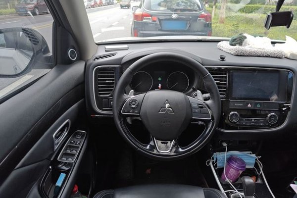 Mitsubishi Outlander 2019, 60100 км, за 10857 USD - фото 7