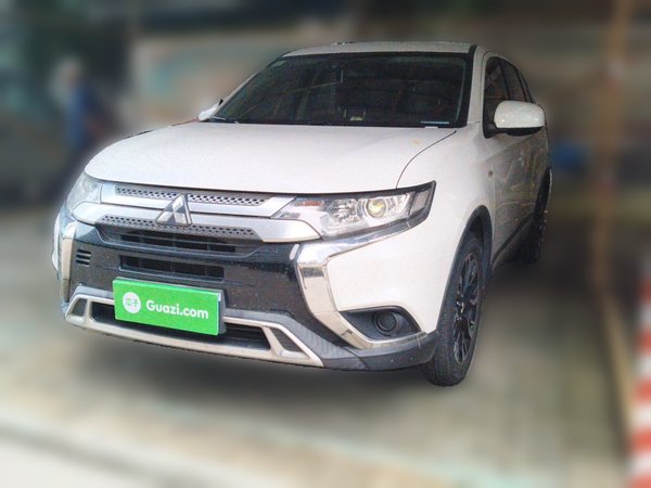 Mitsubishi Outlander · 2020 год