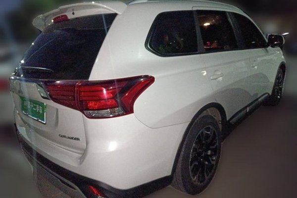 Mitsubishi Outlander 2020, 47800 км, за 9868 USD - фото 6