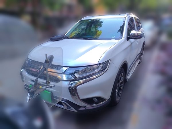 Mitsubishi Outlander · 2020 год