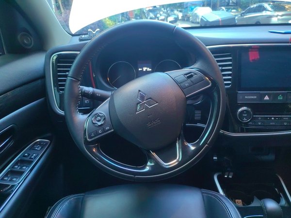 Mitsubishi Outlander 2020, 74400 км, за 9157 USD - фото 11