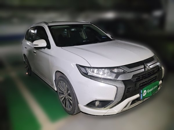 Mitsubishi Outlander · 2021 год