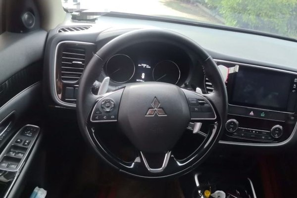 Mitsubishi Outlander 2021, 47699 км, за 14358 USD