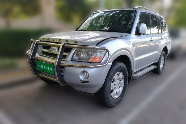 Mitsubishi Pajero · 2011 год