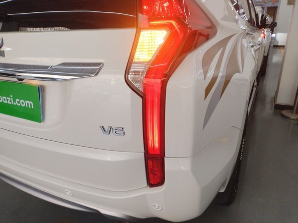 Mitsubishi Pajero 2018, 76700 км, за 17454 USD - фото 23