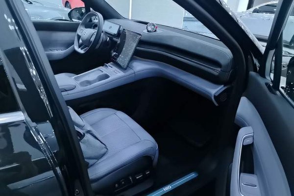 Nio EC6 2023, 34700 км, за 31260 USD - фото 19