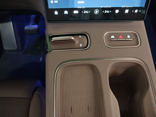 Nio EC6 2023, 17400 км, за 35261 USD - фото 17