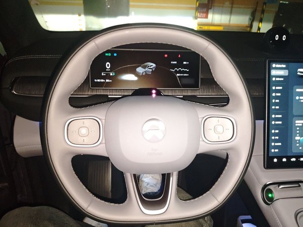 Nio EC6 2023, 2500 км, за 36838 USD - фото 9