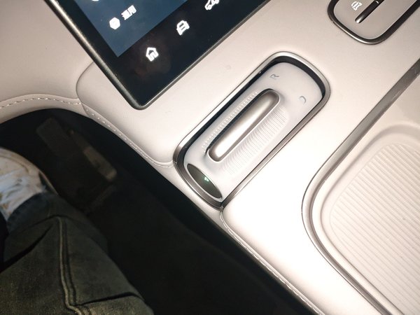 Nio EC6 2023, 2500 км, за 36838 USD - фото 13