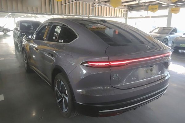 Nio EC6 2023, 61600 км, за 31242 USD