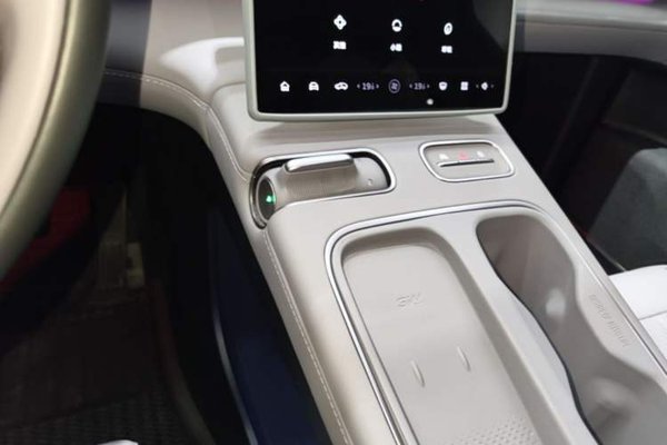 Nio EC6 2023, 35700 км, за 30829 USD - фото 16