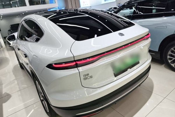 Nio EC6 2023, 35700 км, за 30829 USD