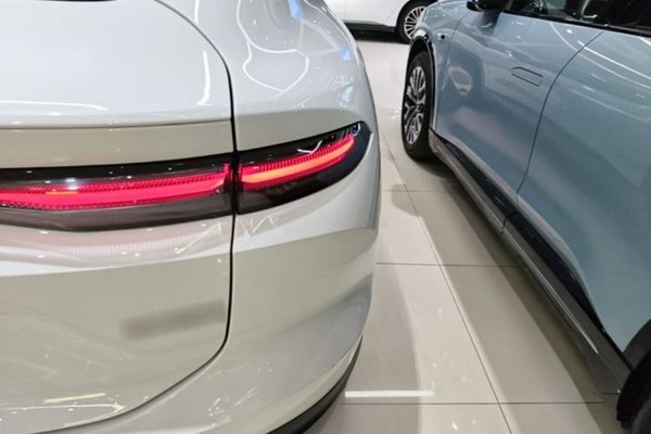 Nio EC6 2023, 35700 км, за 30829 USD - фото 9