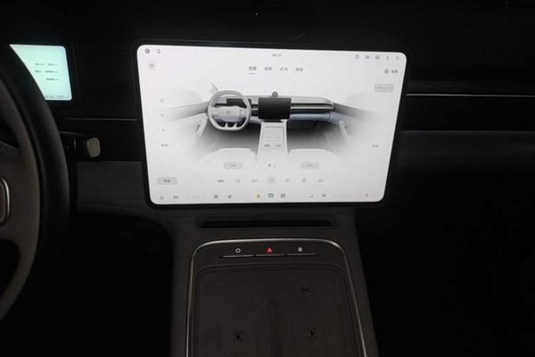 Nio EC6 2025, 16400 км, за 39879 USD - фото 21
