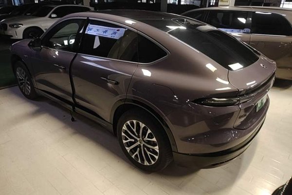Nio EC6 2025, 16400 км, за 39879 USD - фото 13