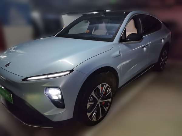 Nio EC7 · 2023 год