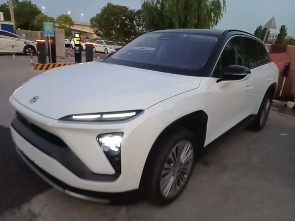 Nio ES6 · 2020 год
