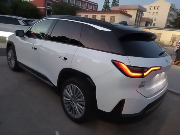 Nio ES6 2020, 43500 км, за 16828 USD